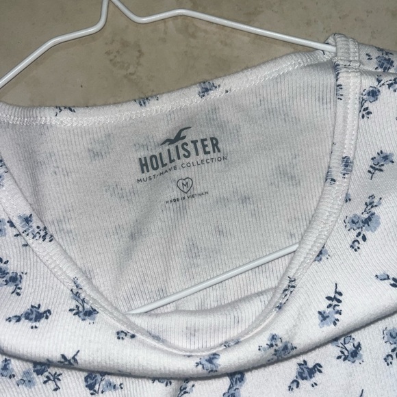 Blue Floral Hollister Baby Tee - Picture 3 of 4